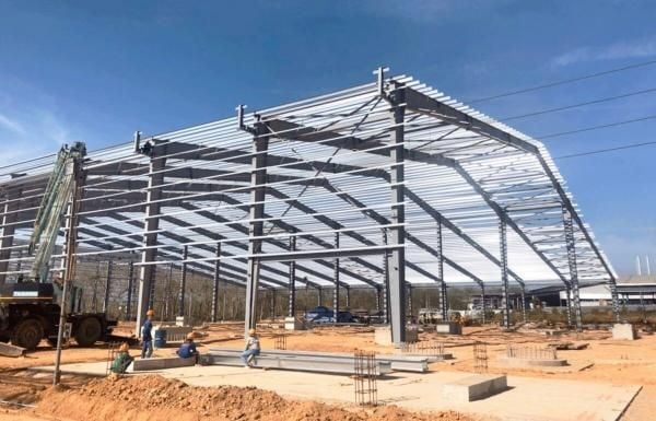 thi-cong-xay-dung-nha-xuong